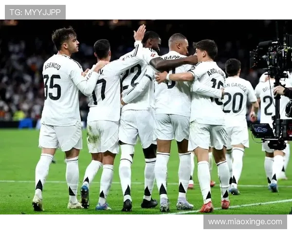 马竞豪掷重金强化阵容志在西甲前三但距皇马巴萨争冠仍有差距 - 副本